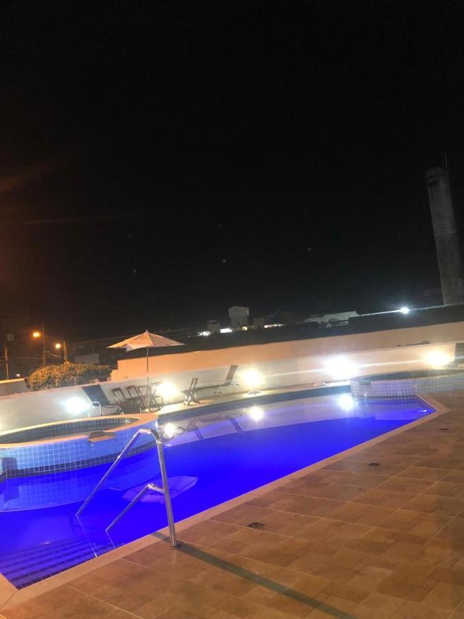 Apto Com Ar-Cond E Piscina A 100 M Praia Da Enseada أوباتوبا المظهر الخارجي الصورة
